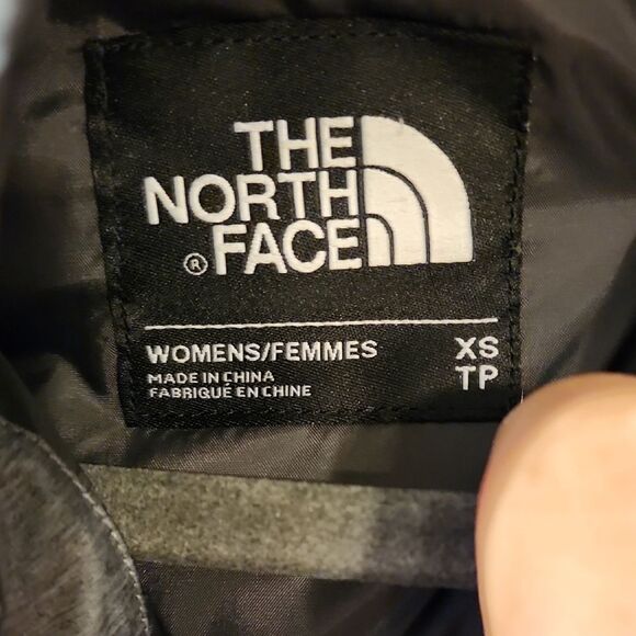 The North Face Gray Puffer Coat with Quilted Insulation - Picture 2 of 4